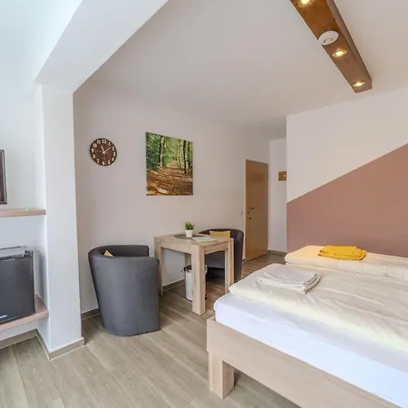 Familienhof Bruening - Doppelzimmer Waldesruh Ii * Meppen